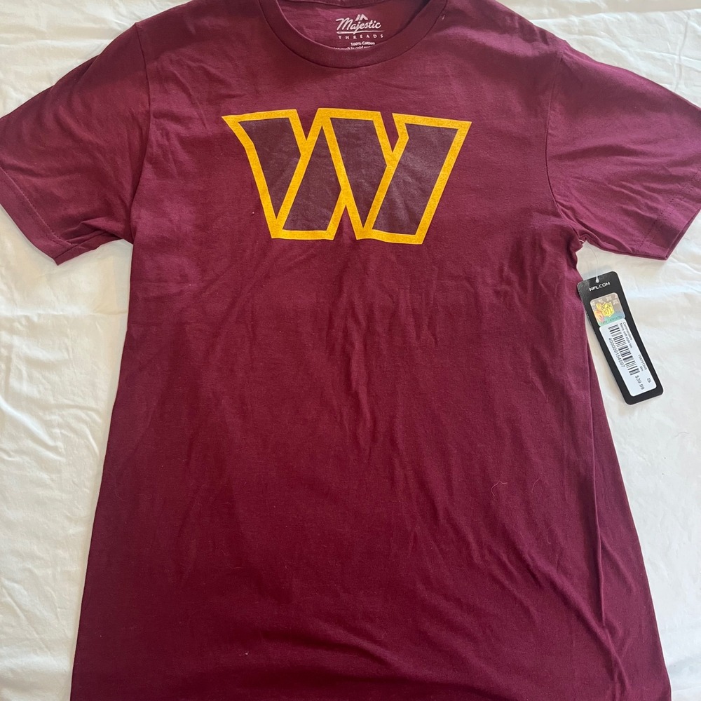 New Washington Commanders Men's T-Shirt W Logo Small NFL Football Majestic